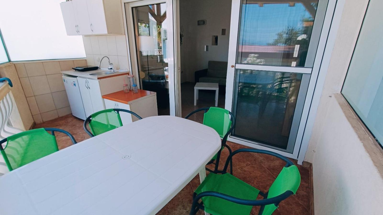 Beach Apartment With Beach Chairs N.1 Utjeha Quarto foto
